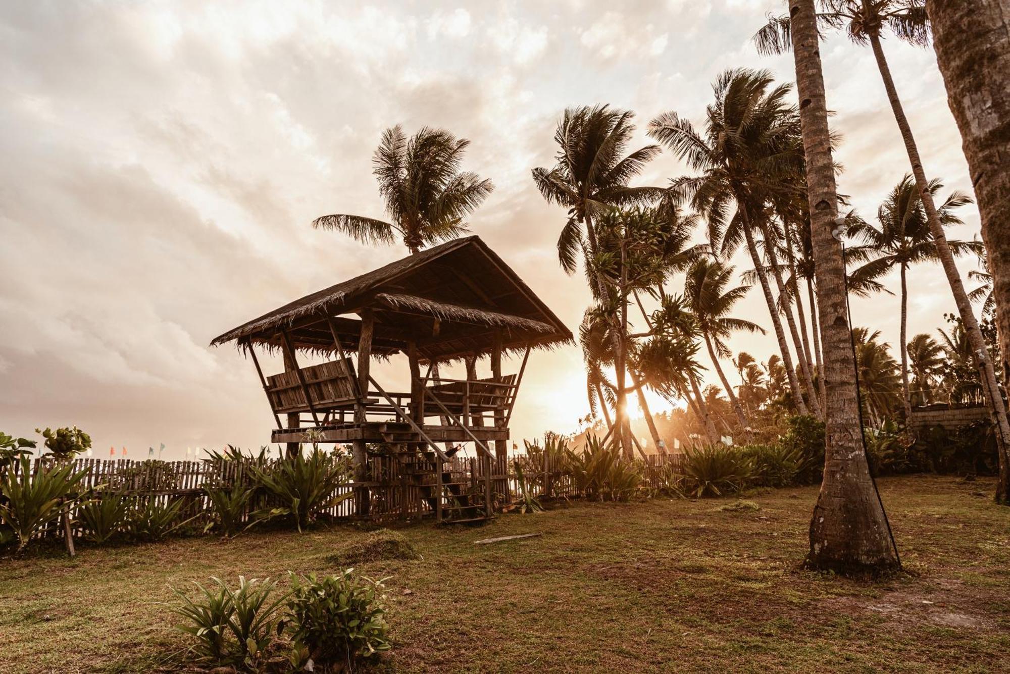 Alon Cloud9 Beach Front Catangnan Eksteriør bilde